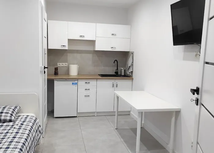 Krotka * צ'סטוצ'ובה